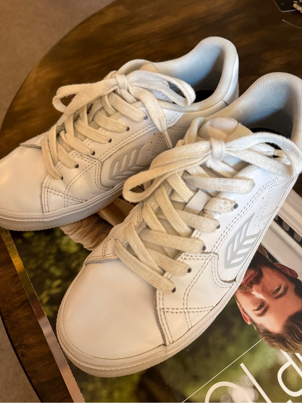 Cariuma Salvas Women's White Low-Top Lace-Up Sneakers